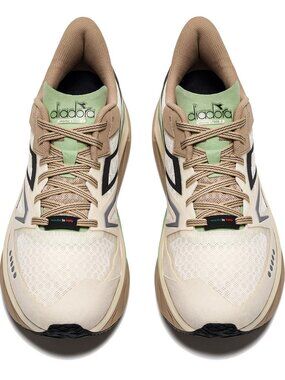 NEW DIADORA Men's Atomo V7000 Whisper White Irish Cream - 9.5 M